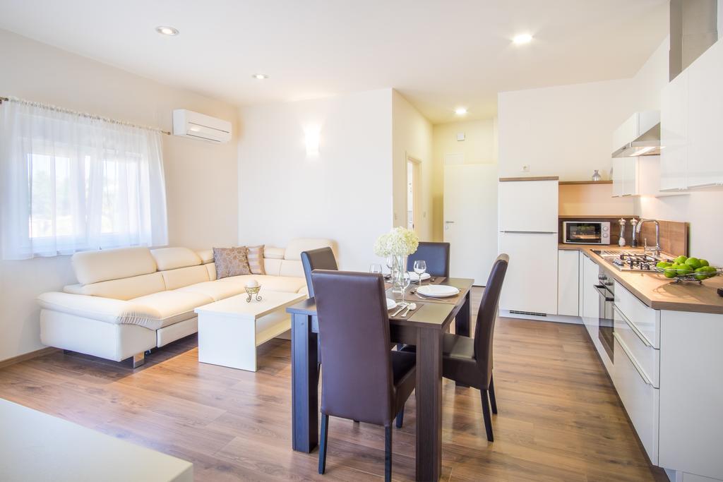 Ferienwohnung Valdesara Malinska Exterior foto